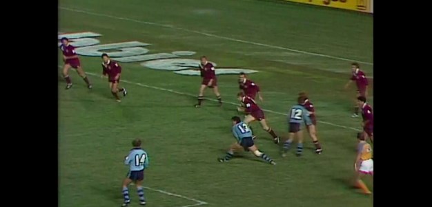 Izzard scores an important try