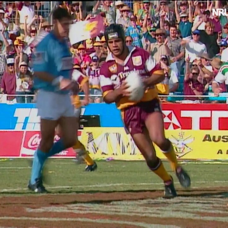 Alan Cann creates a try for Renouf