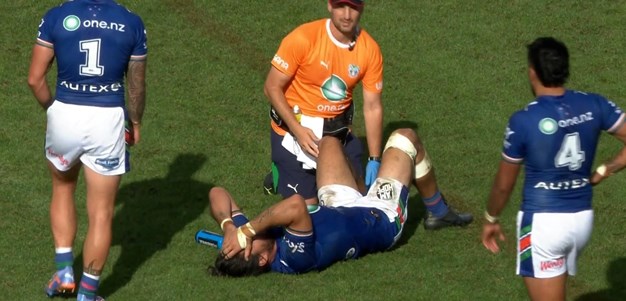 Harris injures knee