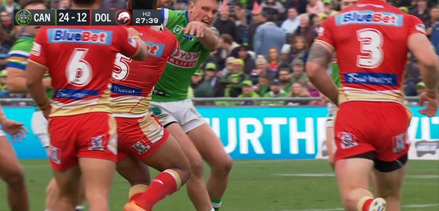 Jennings cops a big hit from Wighton and then Rapana