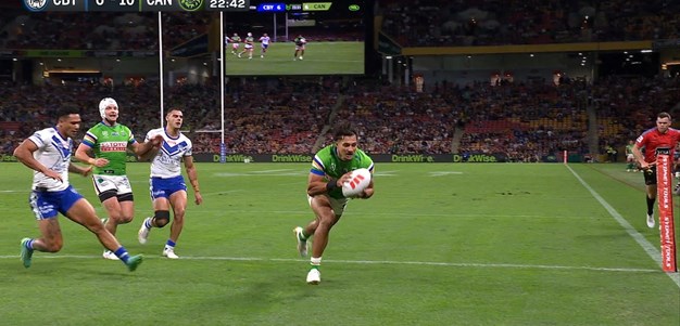 Savage try from the Raiders