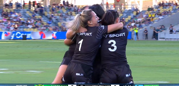 Biddle crosses first for the Kiwi Ferns