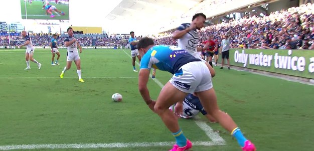 Bunker denies Smith-Shields try after obstruction