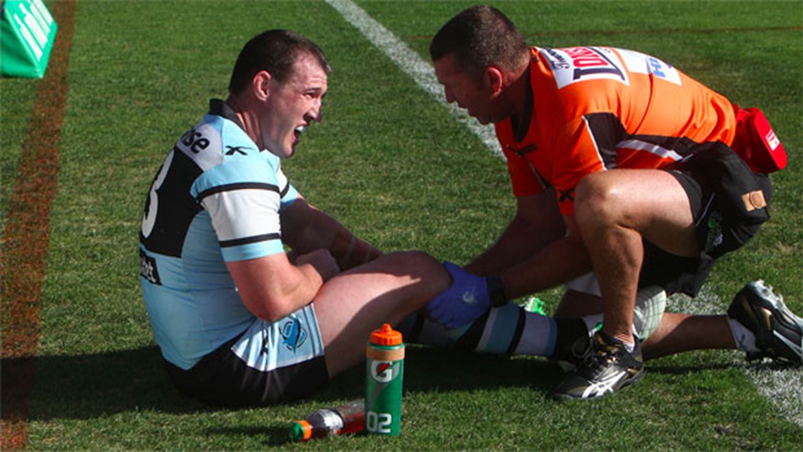 Paul Gallen has been cleared of serious knee injury, improving his chances of appearing in this year's Origin opener.