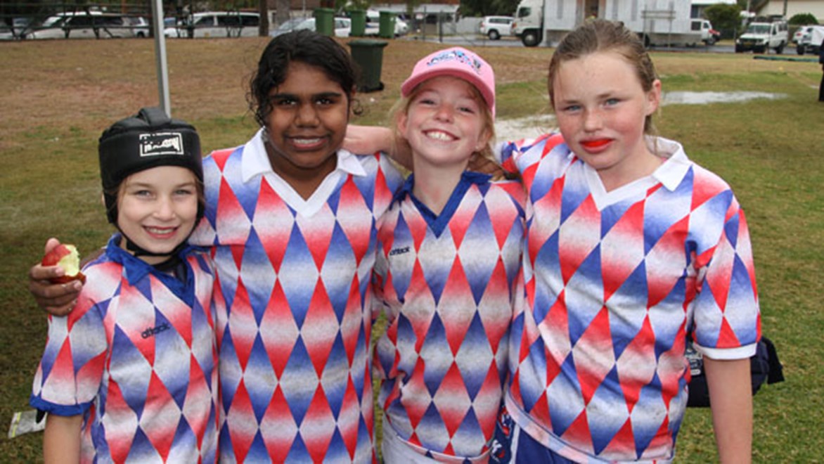 Girls competing in the Outback Challenge at Bourke.