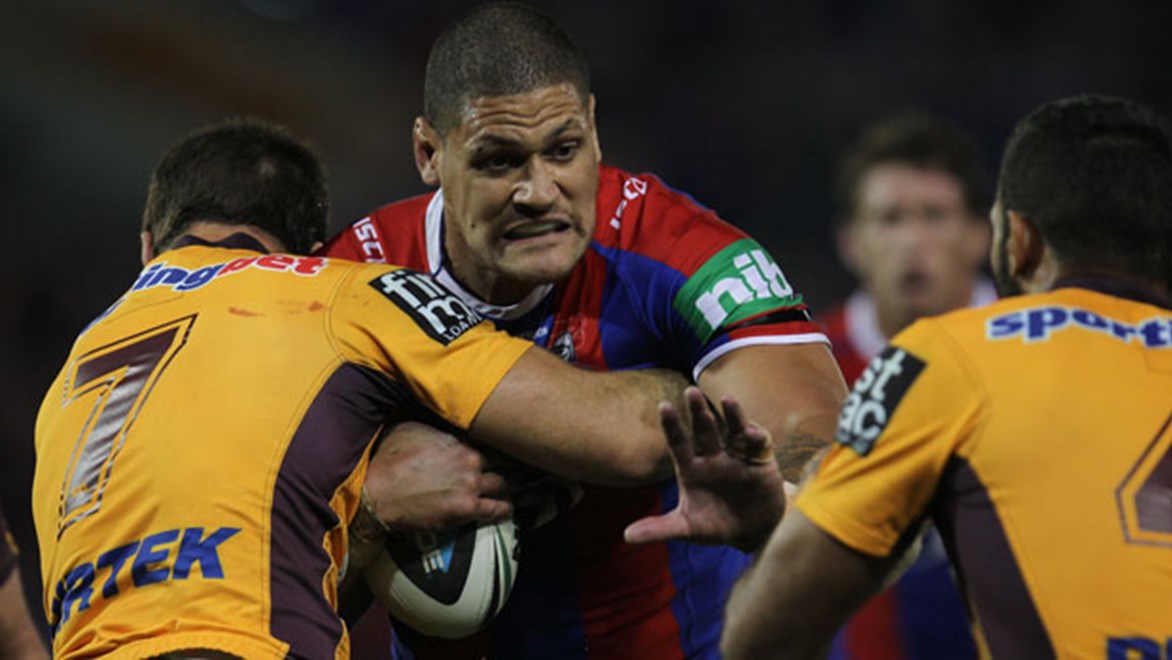 The NRL has taken ownership control of the Newcastle Knights, with the Members Club holding a 20 per cent interest.