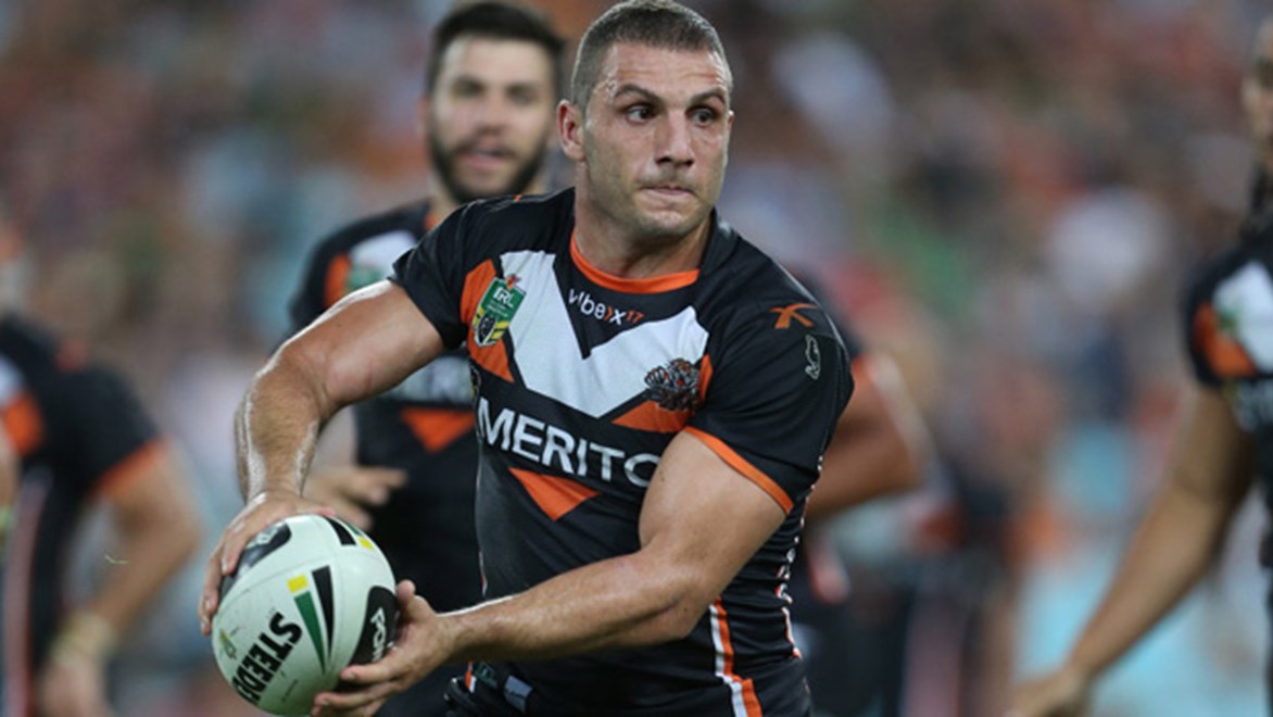 Wests Tigers skipper Robbie Farah has declared that loyalty is still very much alive in the NRL, following James Tedesco's decision to turn his back on a lucrative offer from the Raiders.