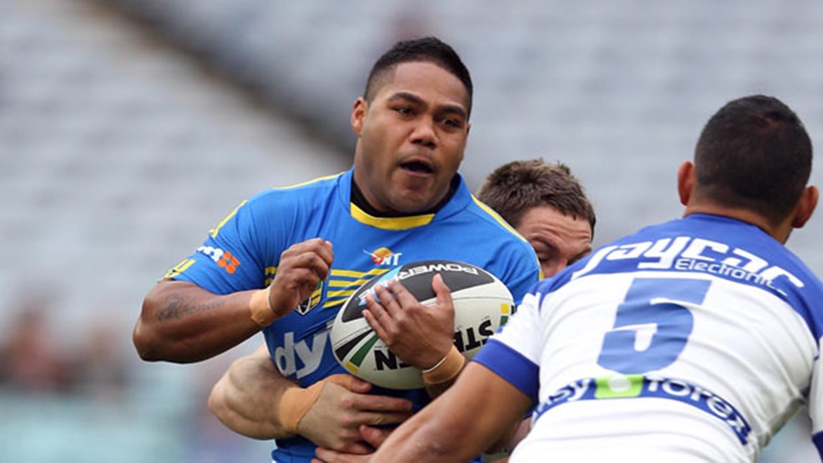 Chris Sandow ran riot against the Bulldogs at ANZ Stadium, making two line breaks and setting up Vai Toutai's first-half try.