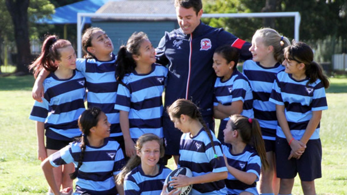 Brad Fittler with the girls from Mascot Primary School.