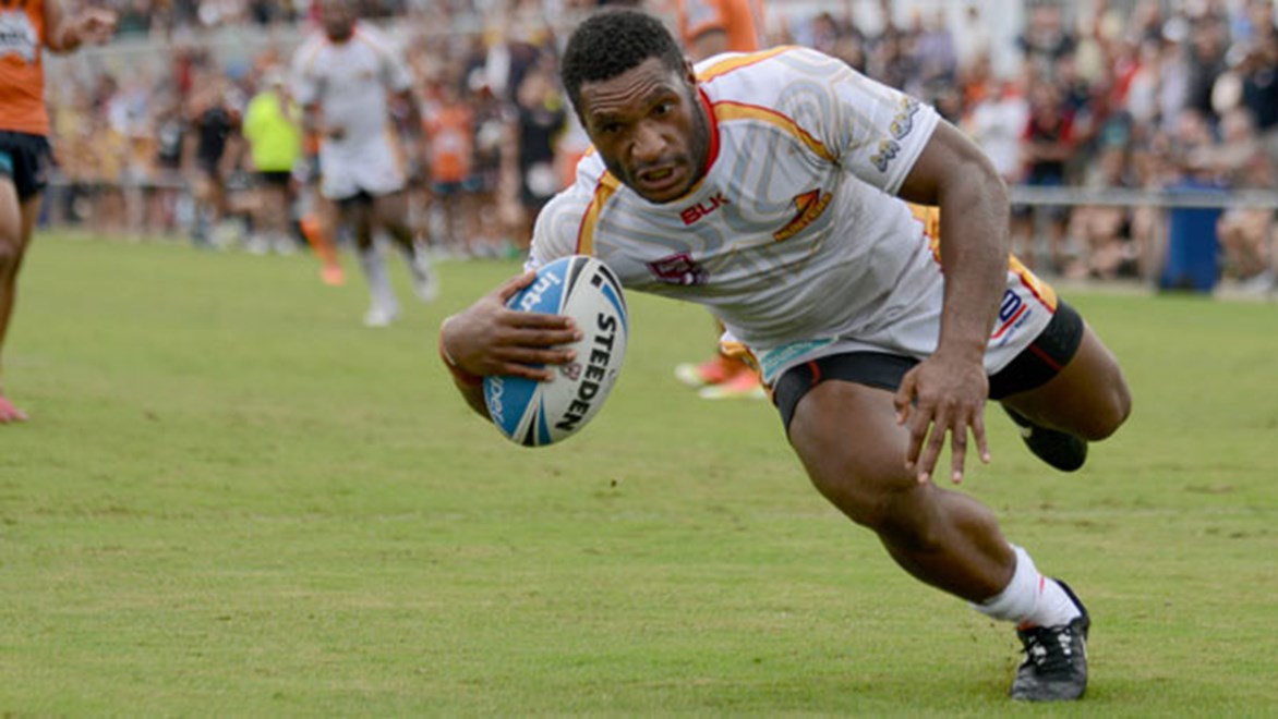 Try-scoring sensation Garry Lo has been signed to English third division team Gateshead after one season with the PNG Hunters in the Intrust Super Cup.
