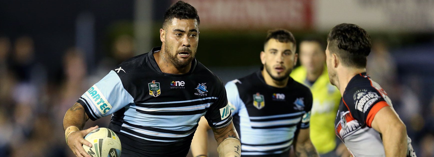 Andrew Fifita scored an astonishing try in the Sharks' dramatic loss to the Warriors in Round 9.