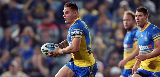 Eels players call secret meeting to back coach