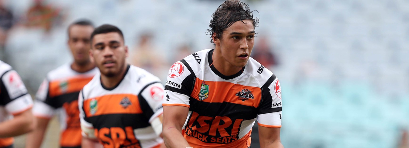 Penrith have announced the signing of young Kiwi playmaker Te Maire Martin on a three-year deal.