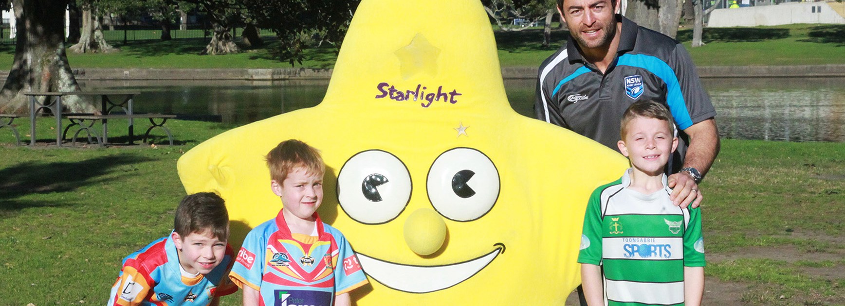 NSWRL ambassador Anthony Minichiello and more than 40,000 Junior Rugby League players will kick-off the "NSWRL Wishleagues" for the Starlight Foundation.