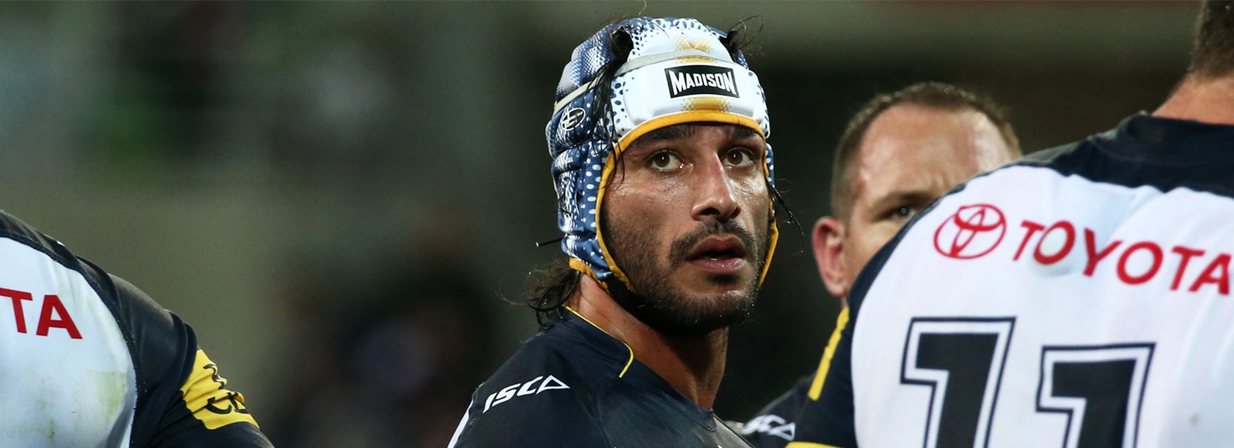 Johnathan Thurston looks to the skies during the Cowboys' Round 25 clash with Melbourne.