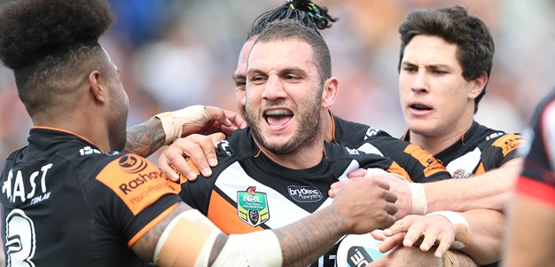 Farah inspires massive Tigers win