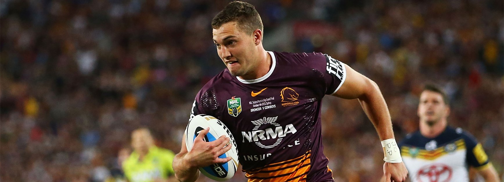 Corey Oates runs away for the opening try of the 2015 NRL Grand Final.
