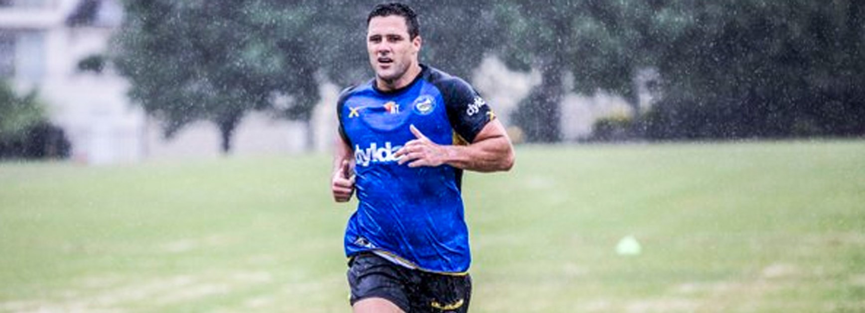 Michael Gordon insists he'll have to fight for the Parramatta fullback spot in 2016.