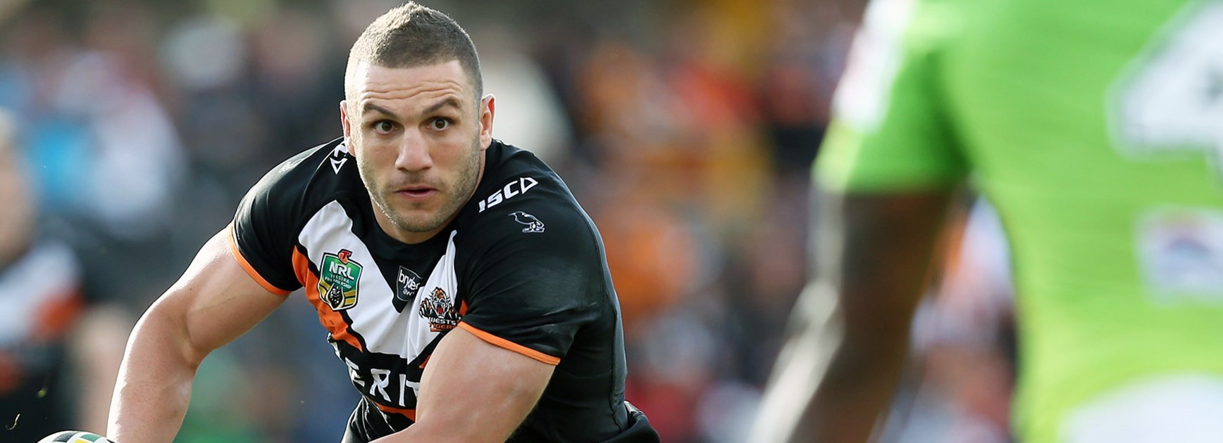 Robbie Farah has been confirmed as Wests Tigers' starting hooker for 2016.