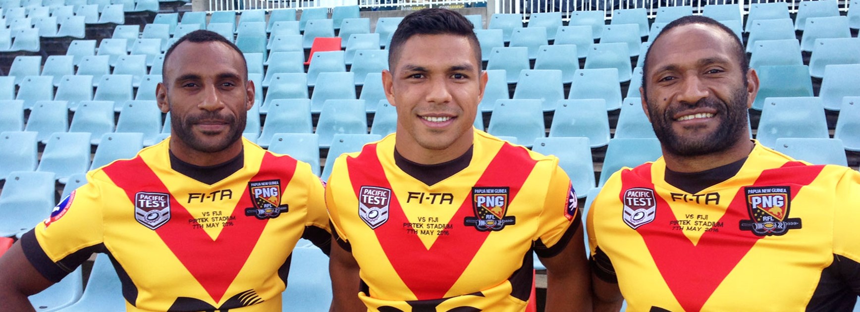 PNG Kumuls winger Stargroth Amean (left) with teammates David Mead and Rod Griffin.