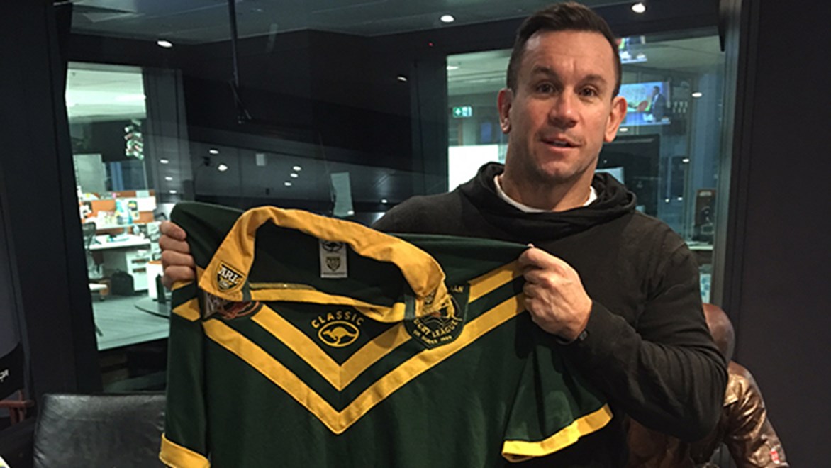 Matthew Johns will auction off his 1999 Kangaroos jersey for junior rugby league club Picton Magpies.