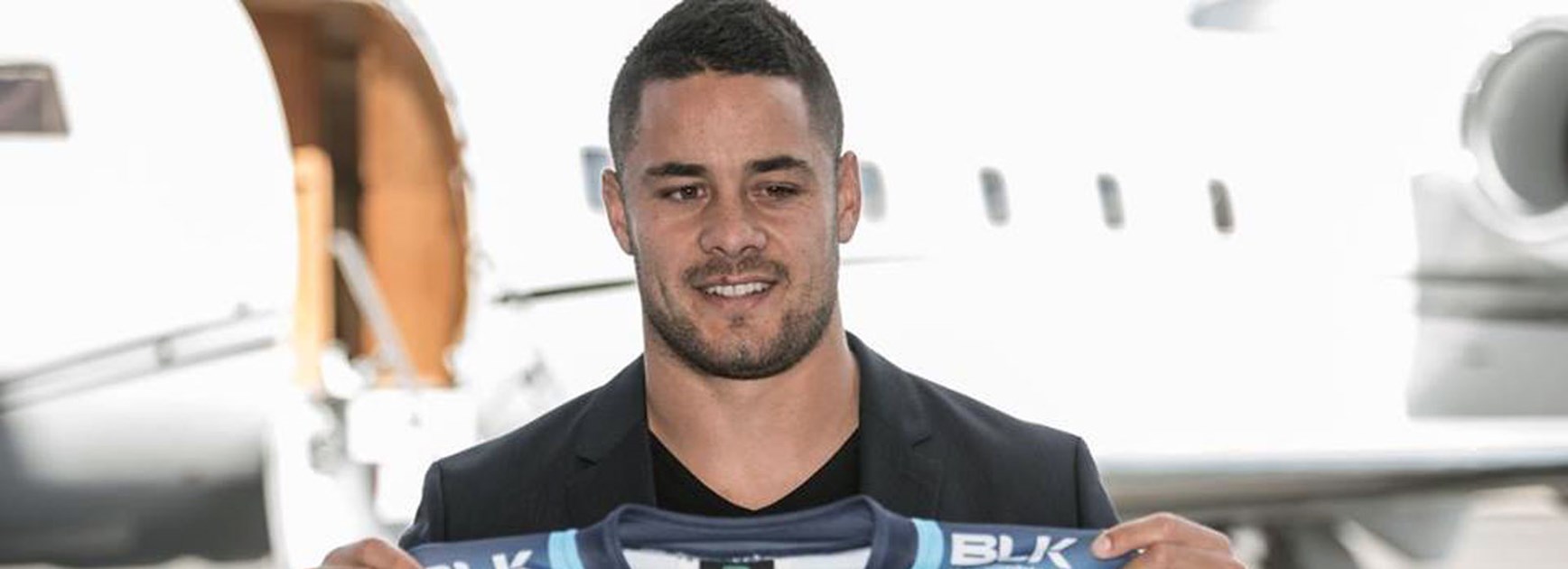 Jarryd Hayne was unveiled as a Titans player at Gold Coast airport on Wednesday morning.
