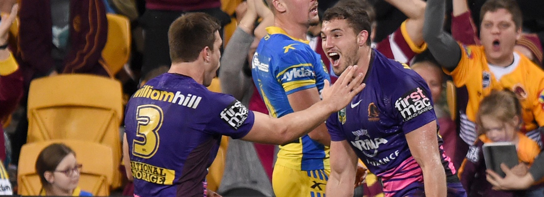 Corey Oates finishes off a sublime Broncos try.