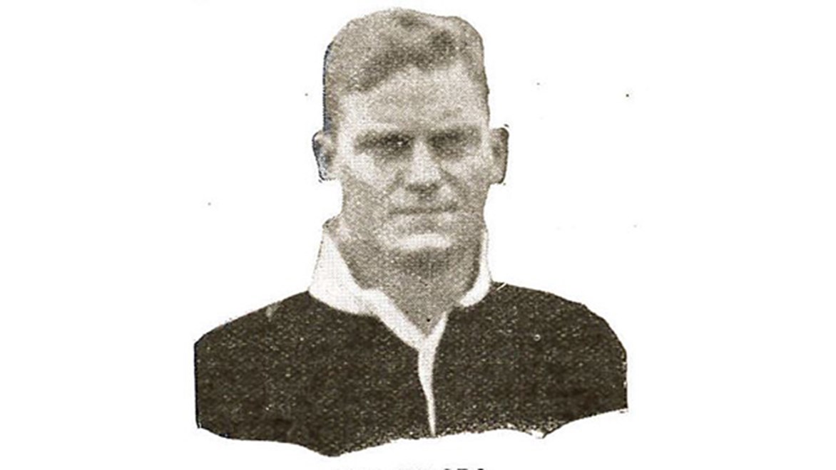 Ken Wood began his career with North Sydney in 1928, playing seven years and scoring 15 tries in 68 games as a centre.