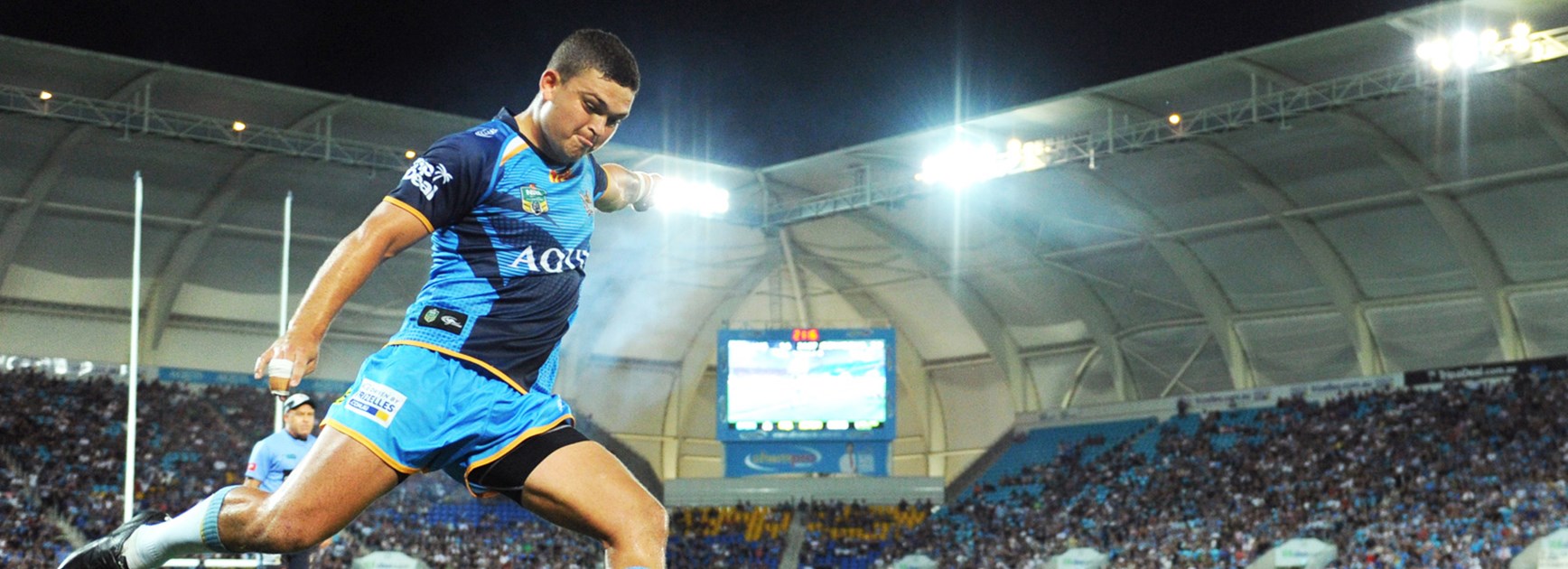 Star halfback Ashley Taylor has committed his future to the Gold Coast Titans.
