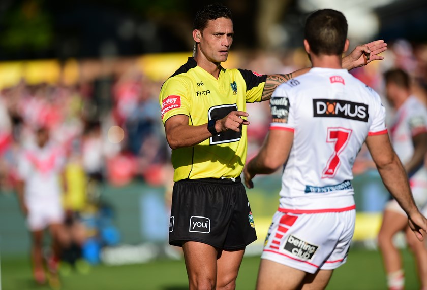 NRL referee Henry Perenara issues a penalty to the Dragons during the 2018 season.
