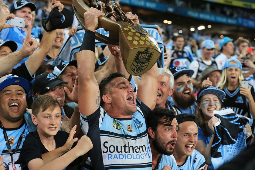 Chris Heighington wins his second premiership in 2016.