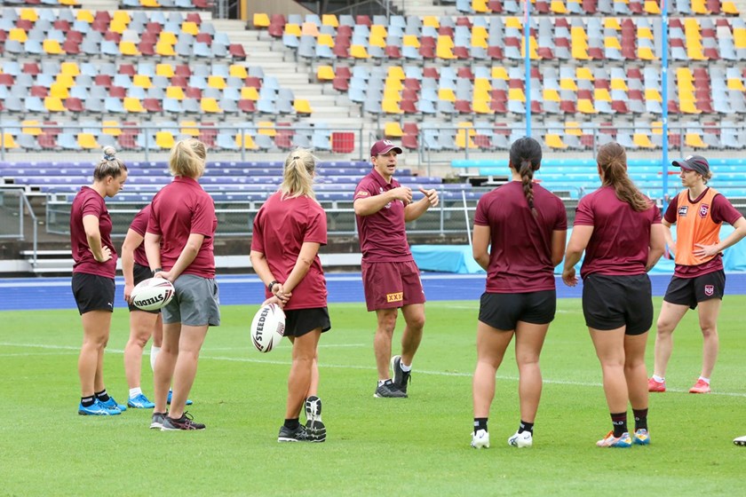 Biilly Slater helped Tahnee Norris to train the Maroons women's squad