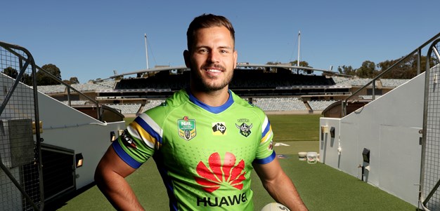 Sezer re-signs with Canberra Raiders