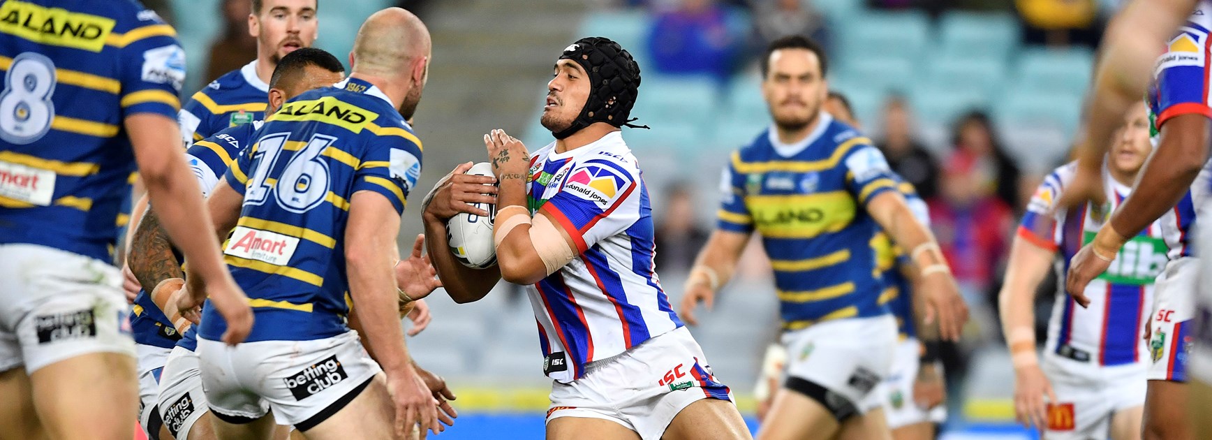 Knights centre Sione Mata'utia.