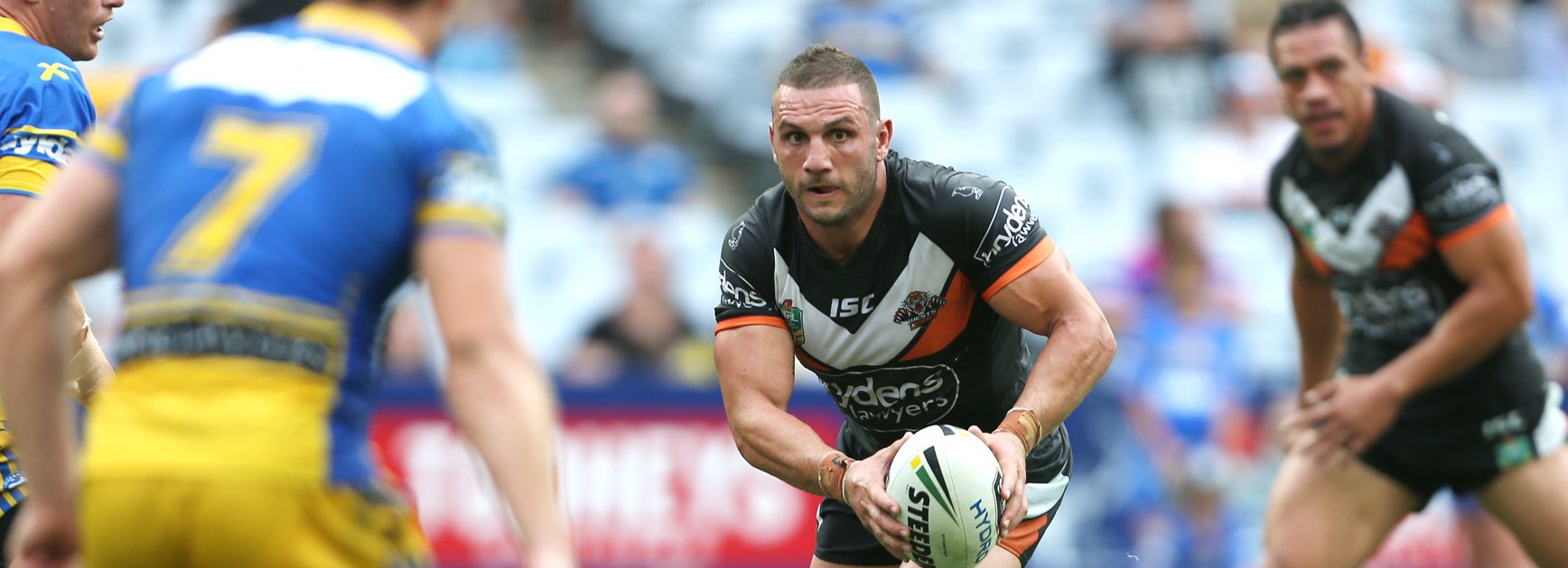 Robbie Farah in action for the Wests Tigers in 2016.