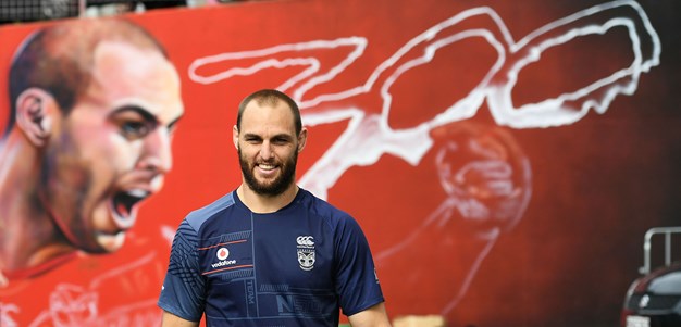 Milestone-man Mannering lauded by Warriors