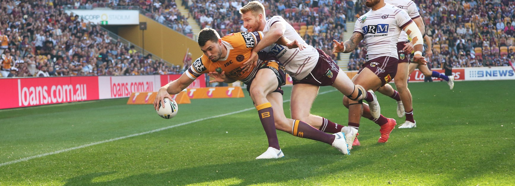 Brad Parker tries in vain to stop Corey Oates.