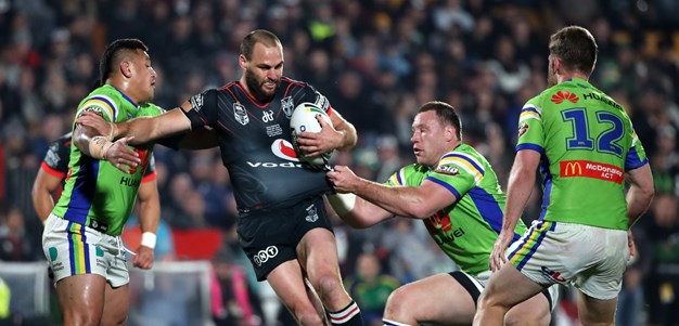 Mannering injured in 300th as Warriors beat Raiders
