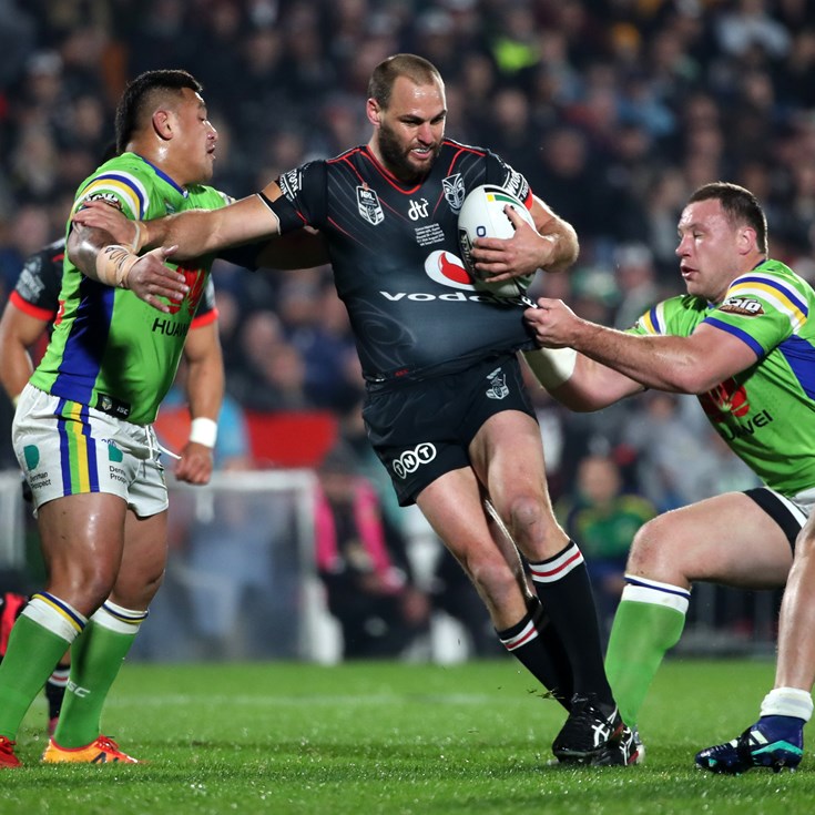 Mannering injured in 300th as Warriors beat Raiders
