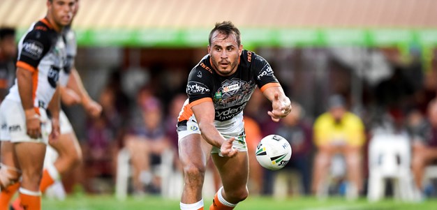 Reynolds set to miss month with shoulder injury