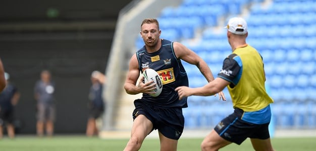 Cartwright to miss only two weeks after hand surgery