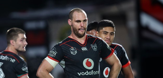 Mannering sets two-week deadline on retirement call