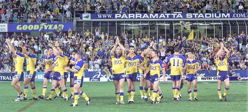 Eels players after their 2001 win over Brisbane.