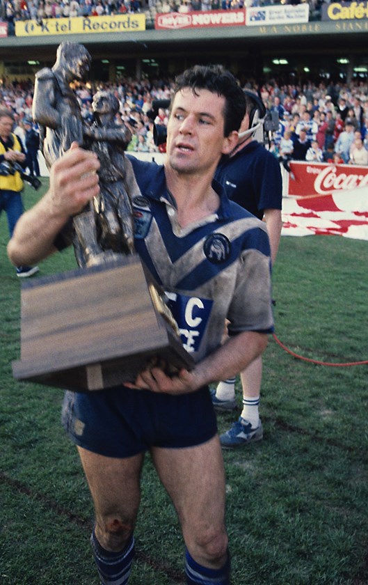 Steve Folkes holds the trophy after the 1985 Bulldogs premiership win over the Dragons