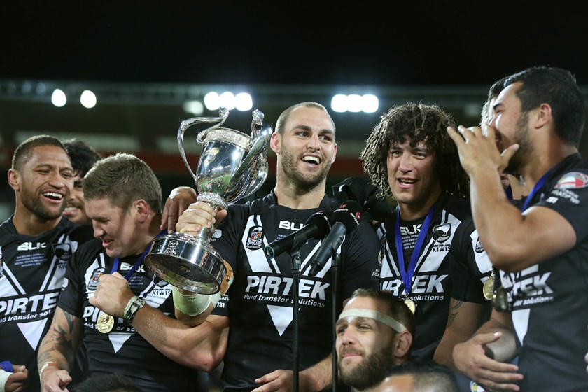 Simon Mannering and the Kiwis after the 2014 Four Nations Final.