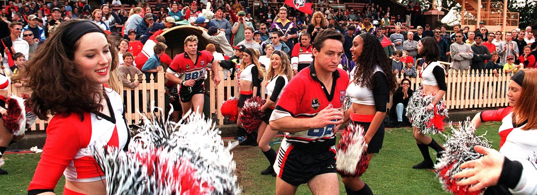 Jason Taylor leads the Bears out at North Sydney Oval.