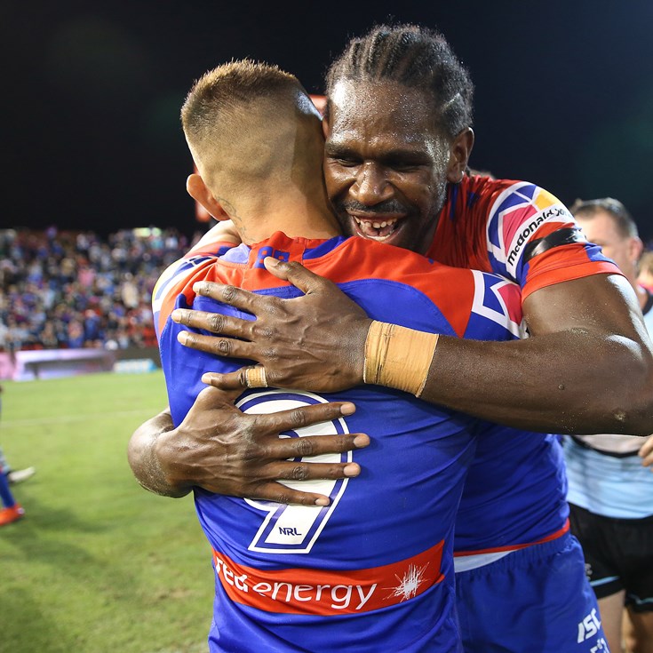 Lee intercept try gives Knights win over Sharks