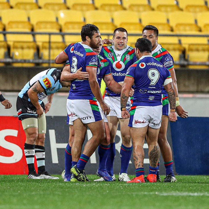 Warriors sneak home as Green field goal sinks Sharks