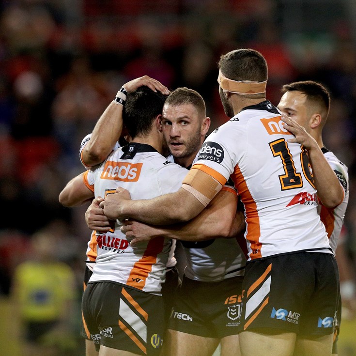 Benji magic helps Tigers pip Knights in Farah's 300th