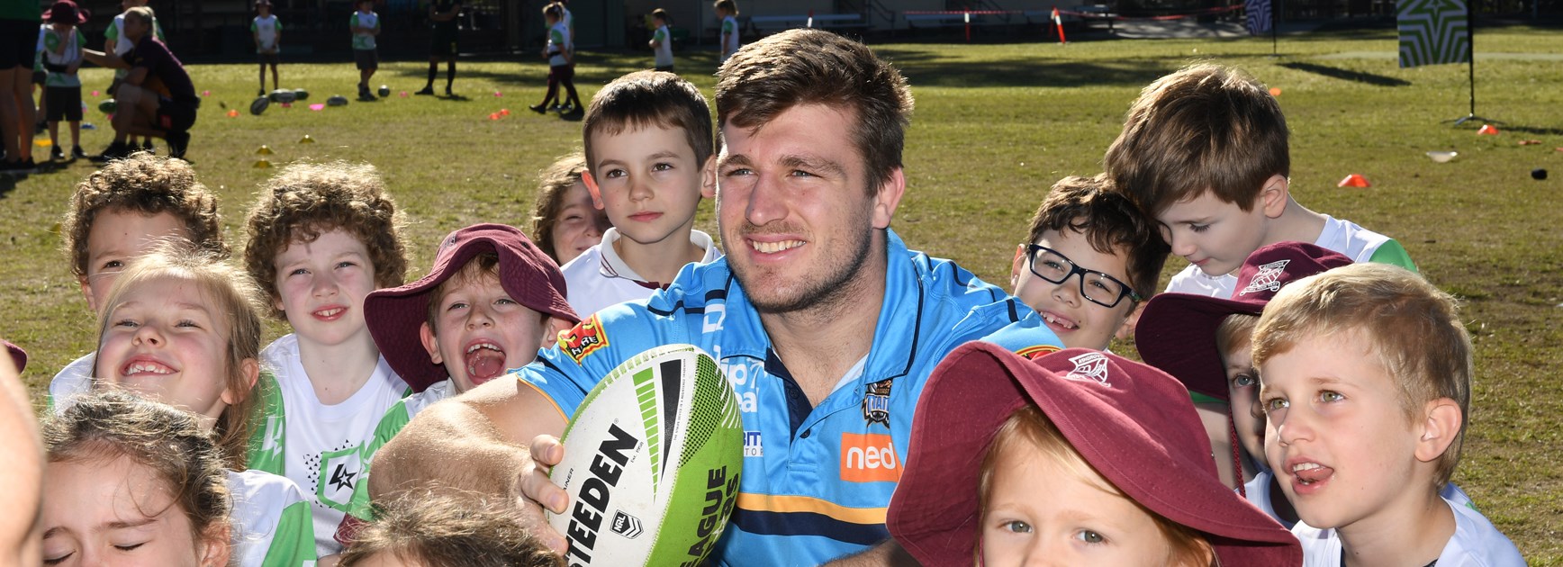 Jai Arrow with students from Ashgrove State School in Brisbane.